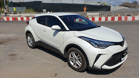 Toyota C-HR, 2022г, полный привод, вариатор