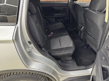 Mitsubishi Outlander, 2018г, передний привод, вариатор