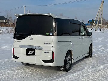 Honda Stepwgn, 2019г, передний привод, вариатор