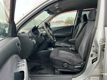 Mitsubishi Outlander, 2002г, передний привод, автомат