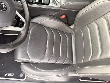 Volkswagen Touareg, 2018г, полный привод, автомат