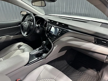 Toyota Camry, 2020г, передний привод, автомат