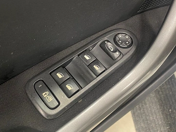 Peugeot 308, 2011г, передний привод, автомат