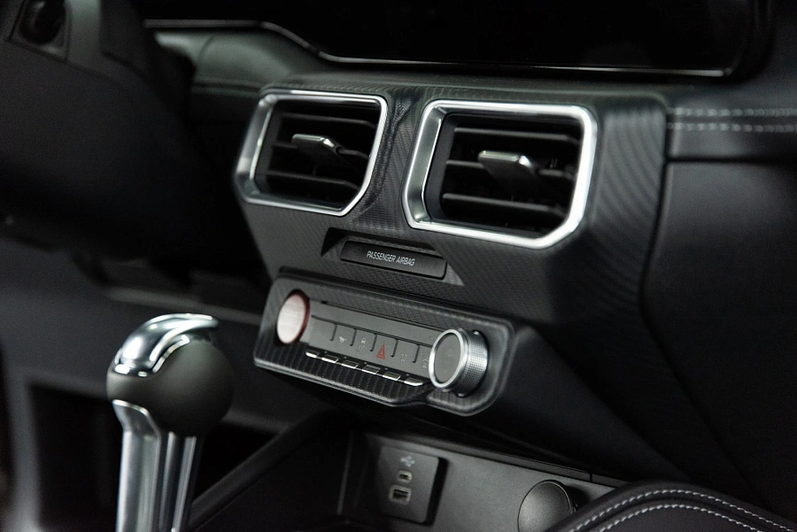 Ford Mustang, 2023г., задний привод, механика