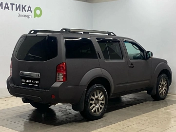 Nissan Pathfinder, 2010г, полный привод, автомат