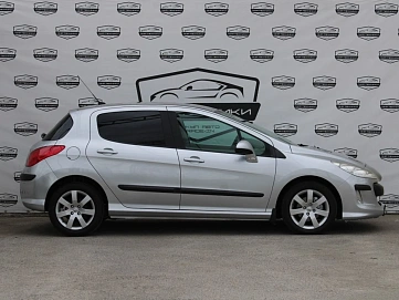 Peugeot 308, 2008г, передний привод, автомат