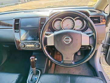 Nissan Tiida, 2010г, передний привод, автомат