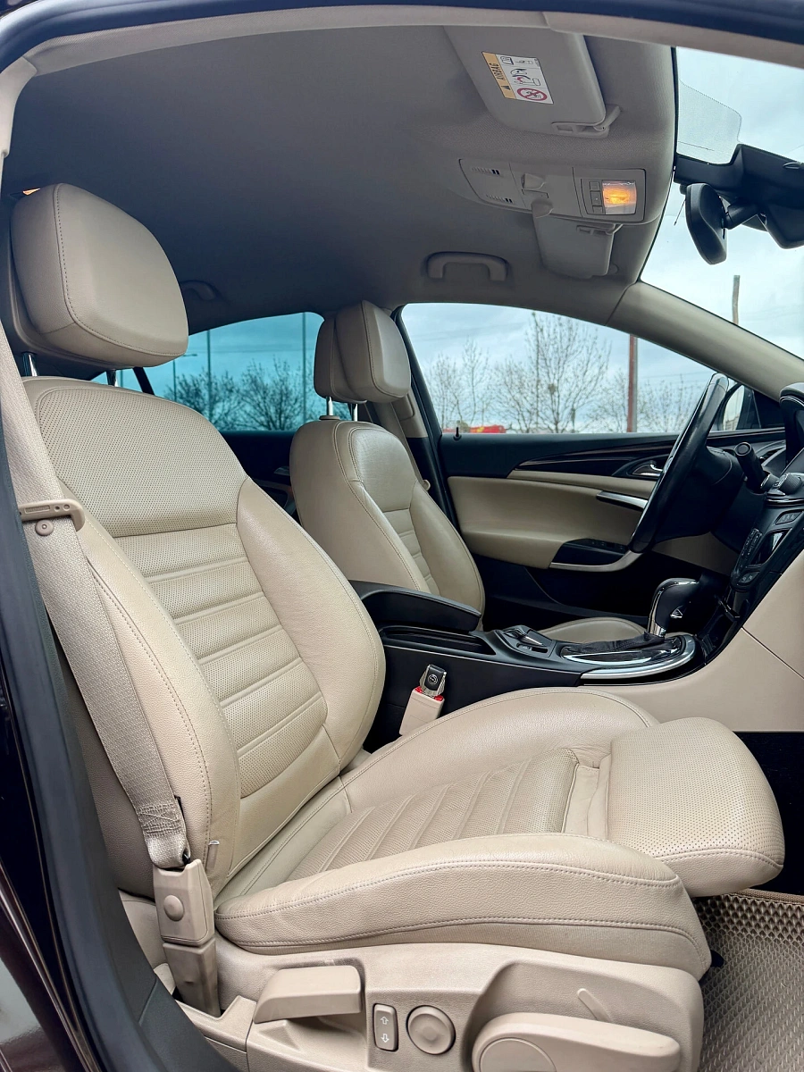 Opel Insignia, 2014г., передний привод, автомат