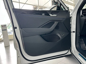 Volkswagen Tiguan, 2026г., полный привод, робот