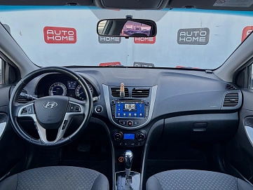 Hyundai Solaris, 2012г., передний привод, автомат
