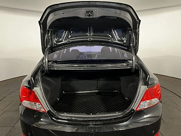 Hyundai Solaris, 2011г, передний привод, автомат