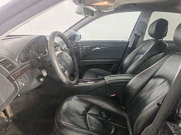 Mercedes-Benz E-Класс, 2005г, задний привод, автомат