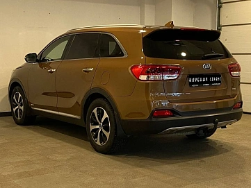 Kia Sorento, 2015г, передний привод, автомат