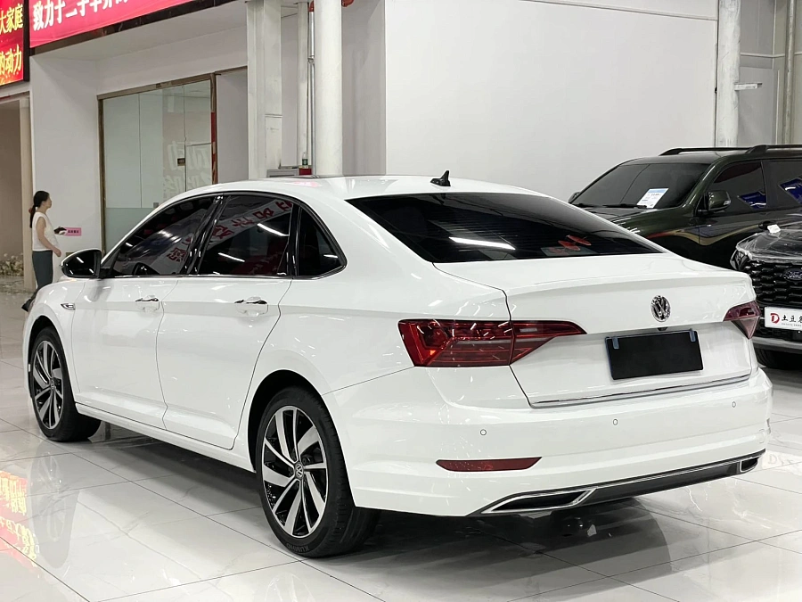 Volkswagen Jetta, 2022г., передний привод, автомат