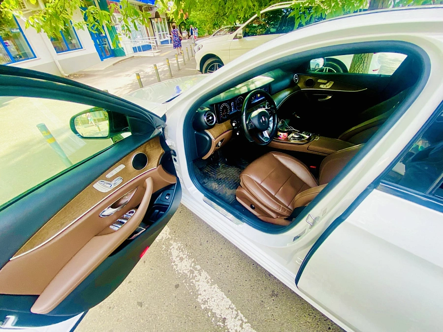 Mercedes-Benz E-Класс, 2017г., полный привод, автомат