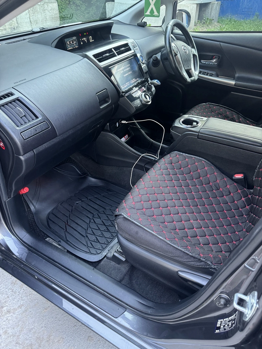 Toyota Prius Alpha, 2016г., передний привод, автомат