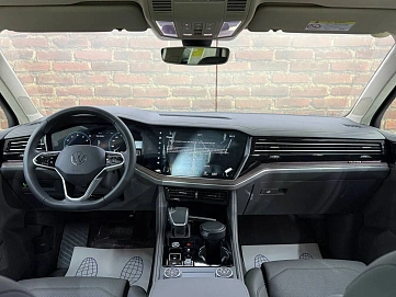 Volkswagen Touareg, 2025г, полный привод, автомат