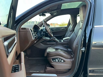 Porsche Cayenne, 2018г, передний привод, автомат
