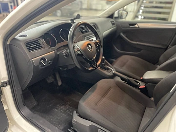 Volkswagen Jetta, 2015г, передний привод, автомат