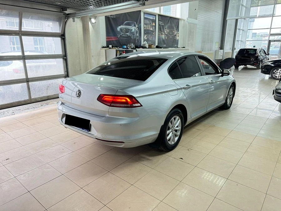 Volkswagen Passat, 2015г., передний привод, робот