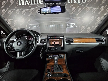 Volkswagen Touareg, 2011г, полный привод, автомат