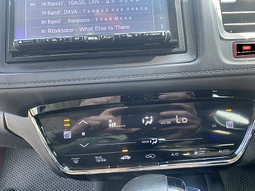 Honda Vezel, 2015г, передний привод, вариатор