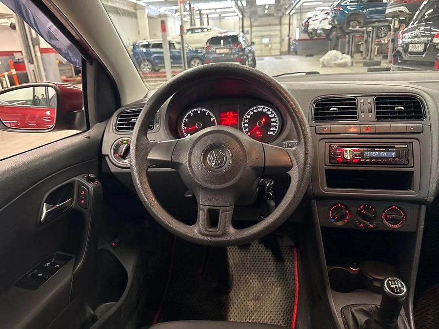 Volkswagen Polo, 2011г., передний привод, механика