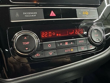 Mitsubishi Outlander, 2018г, передний привод, вариатор