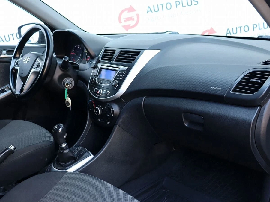Hyundai Solaris, 2012г., передний привод, механика