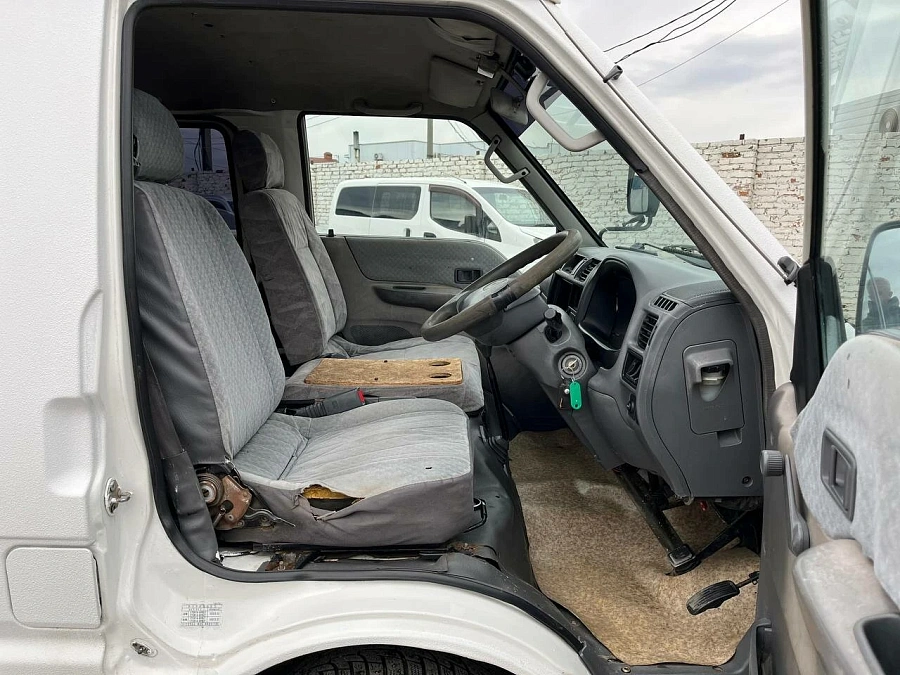 Mazda Bongo, 2002г., передний привод, механика