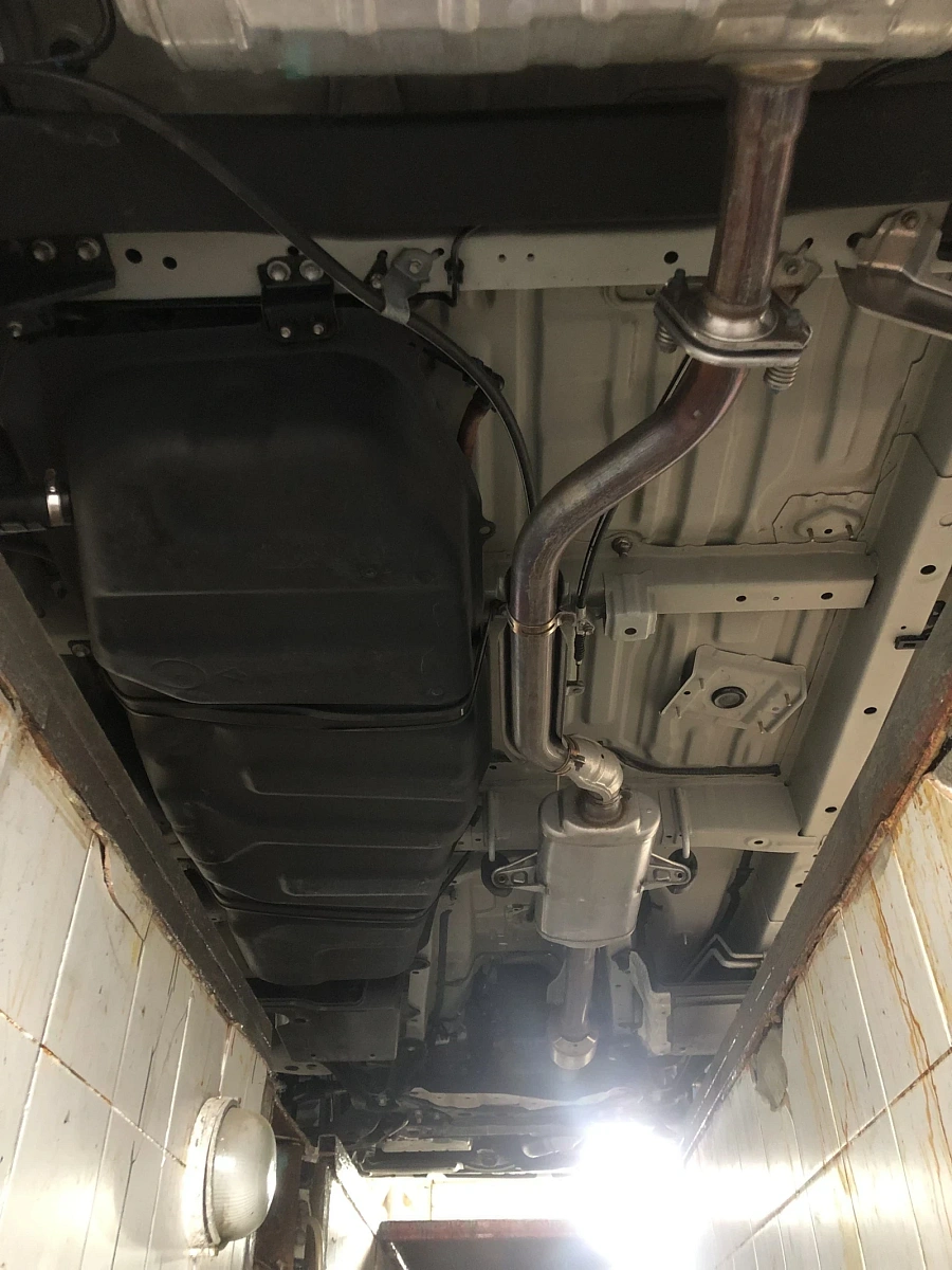 Toyota Estima, 2012г., передний привод, вариатор