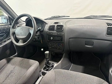 Hyundai Accent, 2004г, передний привод, механика
