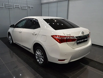 Toyota Corolla, 2013г, передний привод, вариатор