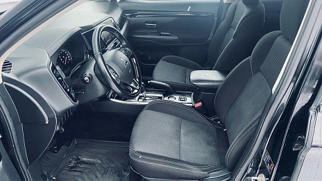 Mitsubishi Outlander, 2019г, передний привод, вариатор
