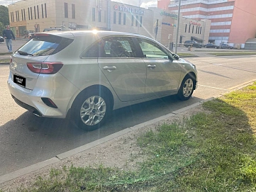 Kia Ceed, 2022г, передний привод, автомат