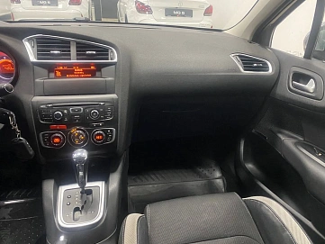 Citroen C4, 2012г, передний привод, автомат