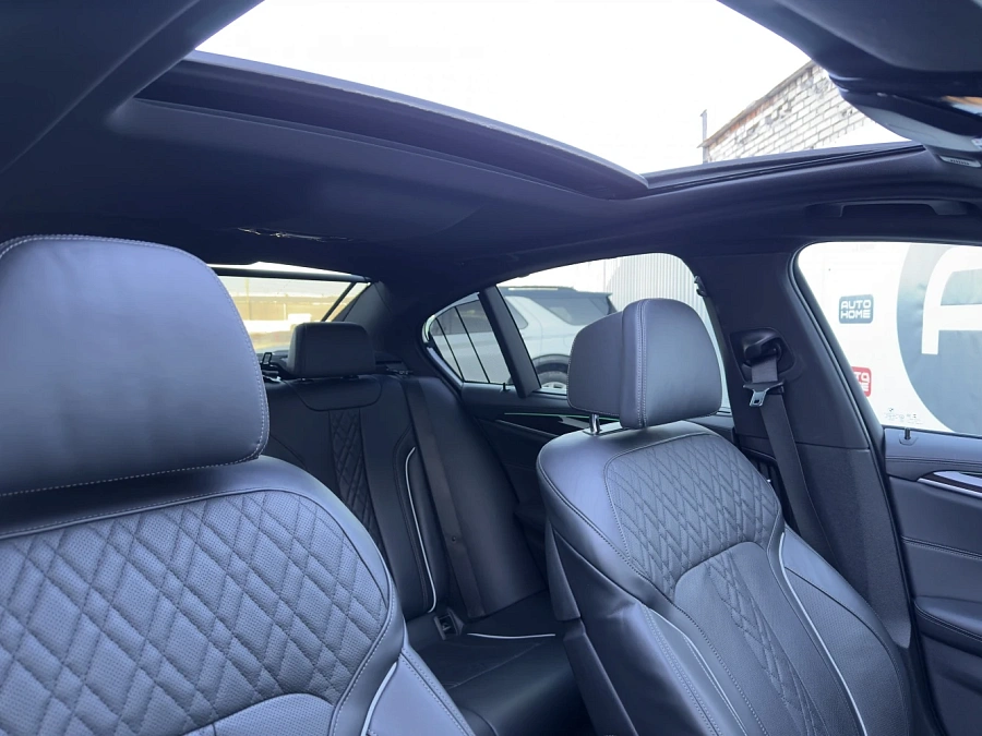 BMW 5 серии, 2020г., передний привод, автомат