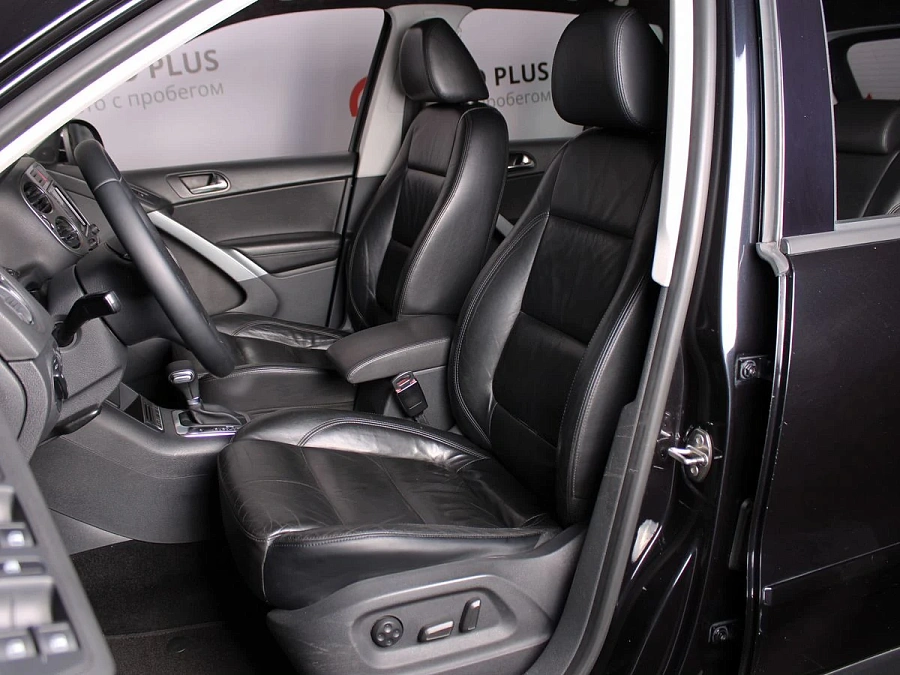 Volkswagen Tiguan, 2009г., полный привод, автомат