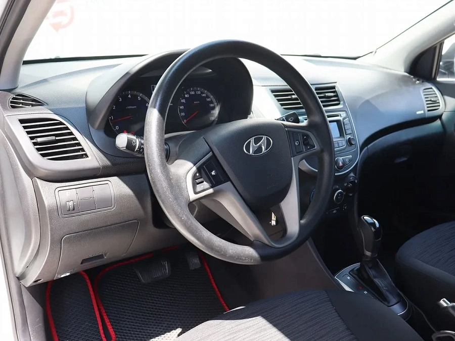 Hyundai Solaris, 2014г., передний привод, автомат