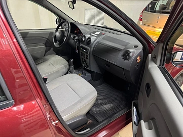 Renault Logan, 2009г, передний привод, механика