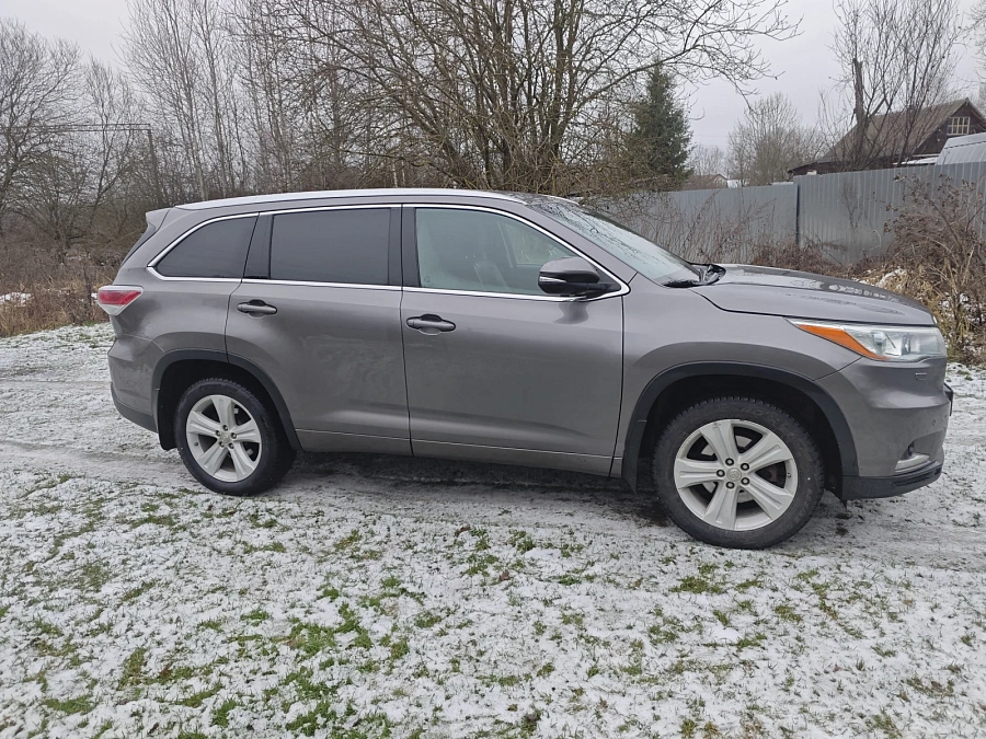 Toyota Highlander, 2014г., полный привод, автомат