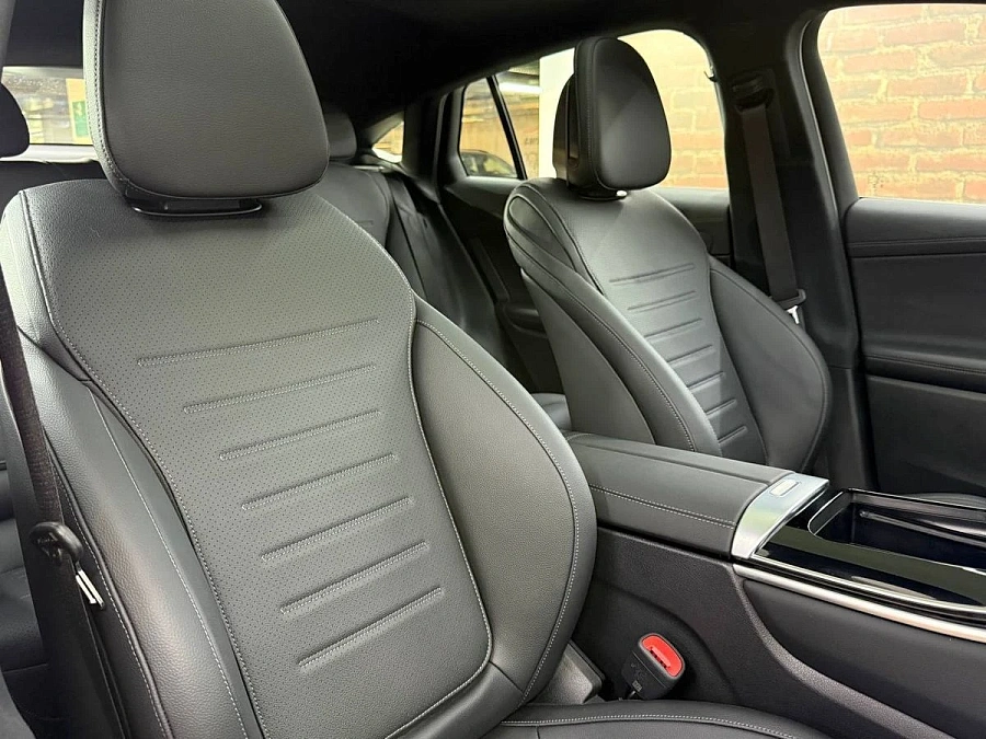 Mercedes-Benz , 2025г.