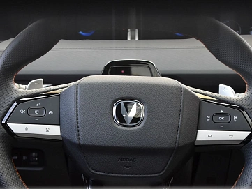 Changan UNI-V, 2024г., передний привод, робот