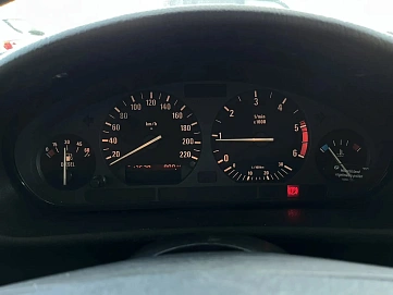 BMW , 1996г., задний привод, механика