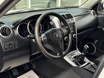 Suzuki Grand Vitara, 2013г, полный привод, механика