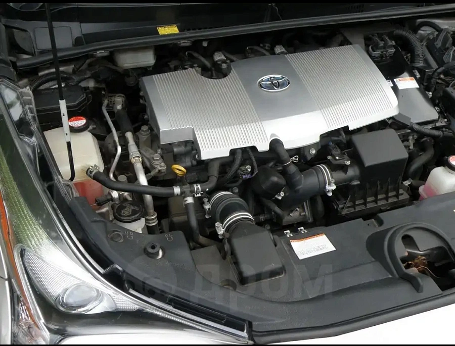 Toyota Prius, 2016г., передний привод, автомат