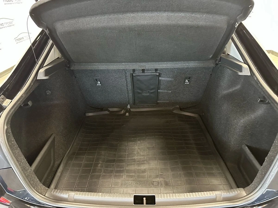 Volkswagen Polo, 2021г., передний привод, механика