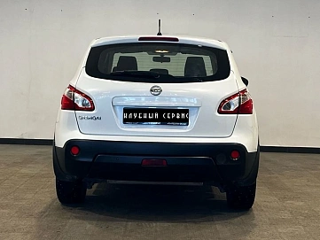 Nissan Qashqai, 2013г, передний привод, автомат