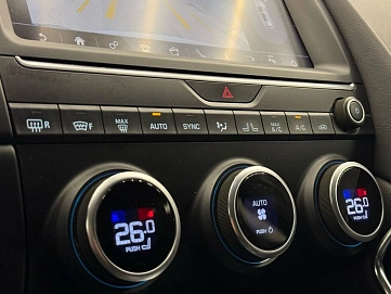 Jaguar E-Pace, 2018г, полный привод, автомат