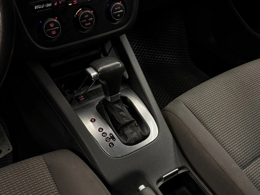 Volkswagen Jetta, 2008г., передний привод, автомат
